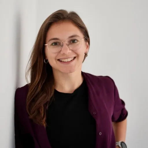 Porträt von Sophie Bauer, Head of Marketing & Strategy bei yntro.